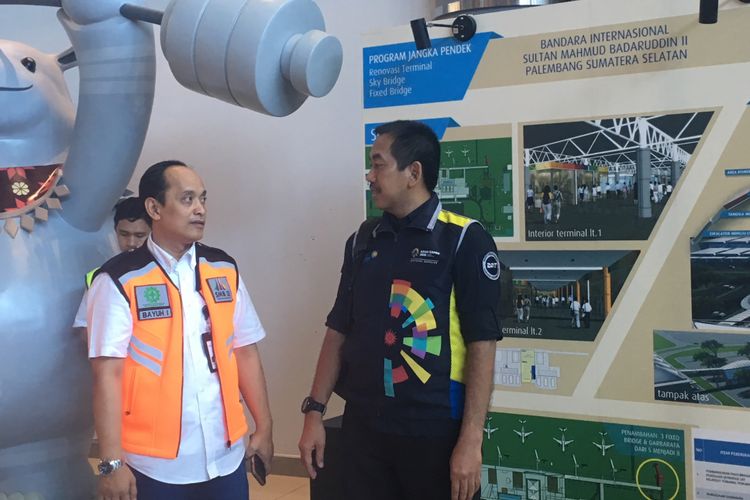 Presiden Direktur PT Angkasa Pura II (Persero) Muhammad Awaluddin meninjau kesiapan Bandara Internasional Sultan Mahmud Badaruddin II di Palembang menjelang gelaran Asian Games 2018. 