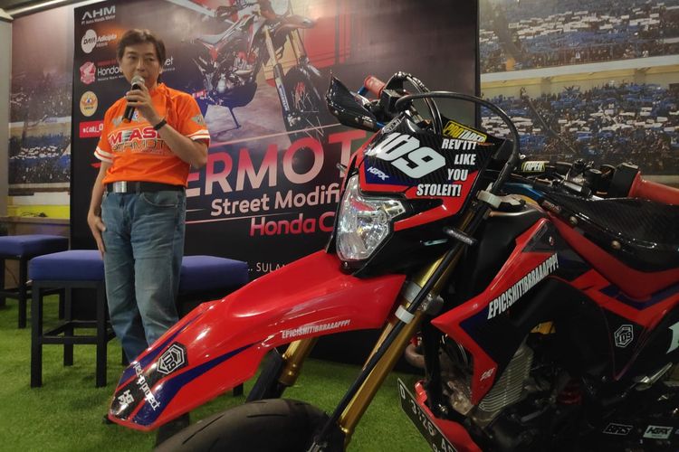 Honda CRF150L Dimodifikasi Bergaya Supermoto