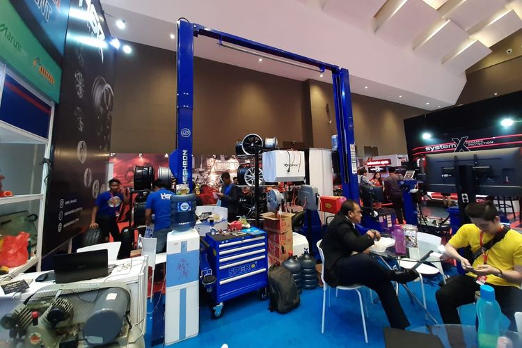 Telkomsel IIMS 2019 juga menghadirkan kebutuhan konsumen yang ingin membuka usaha bengkel.