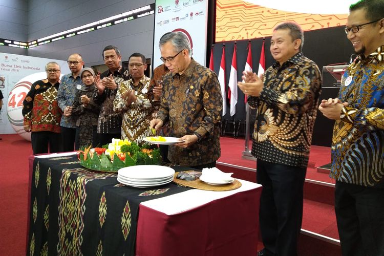 Ketua Dewan Komisioner OJK Wimboh Santoso saat menghadiri ulang tahun pasar modal ke-42 di Jakarta, Senin (12/8/2019).
