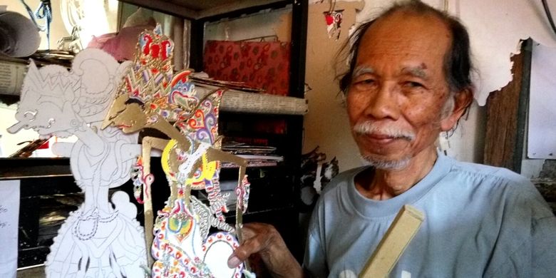 Semangat Tertib Suratmo Si Pembuat Wayang Karton Halaman 