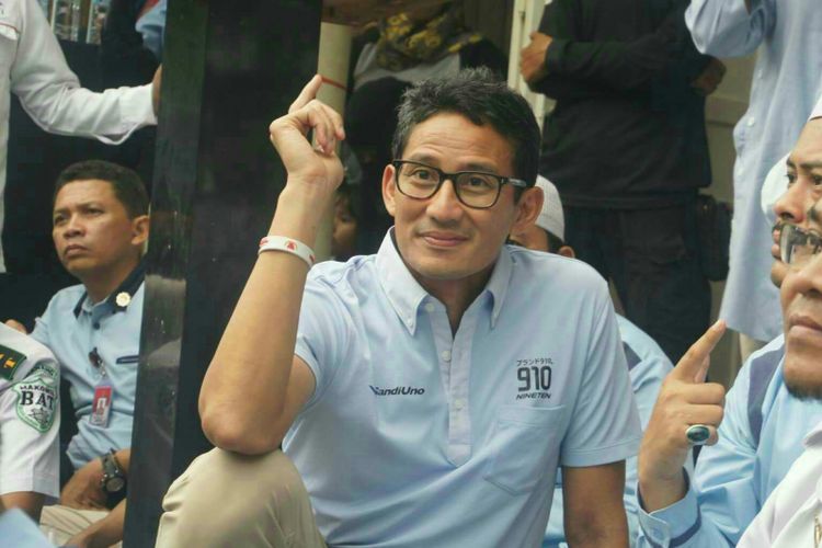 Cawapres nomor urut 2 Sandiaga Uno tengah beraudiensi dengan kaum buruh dan relawan di markas PPMI Karawang, Rabu (14/11/2018).

