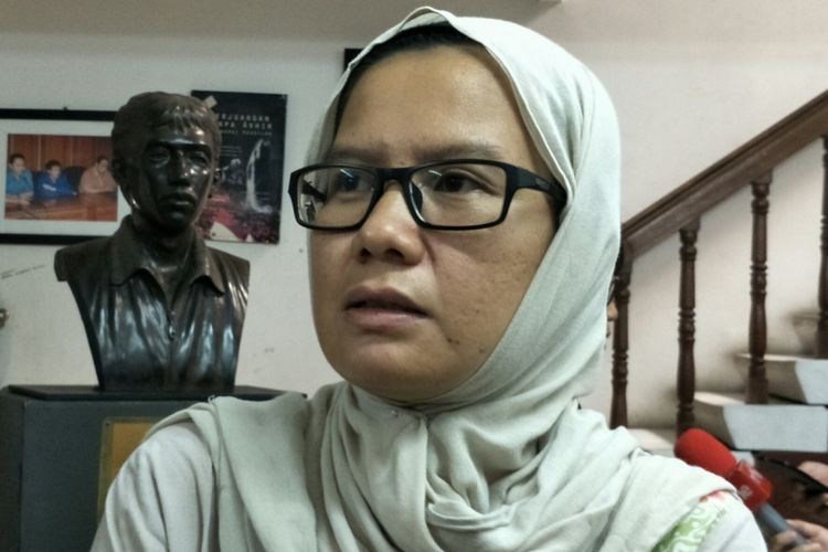 Koordinator Komisi untuk Orang Hilang dan Korban Tindak Kekerasan (Kontras), Yati Andriyani ketika ditemui di Kantor Kontras, Jakarta, Kamis (26/4/2018). 