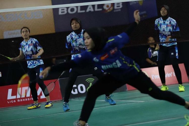  Tim bulutangkis putri STKIP Pasundan berhak tampil di laga puncak Liga Mahasiswa (LIMA) Badminton National Season 7 melawan  Universitas Trisakti Jakarta usai menundukkan UINSA Surabaya dengan skor 2-0 pada babak semifinal yang berlangsung di Grha Intpers Yogjakarta, Senin (8/4/2019). 
