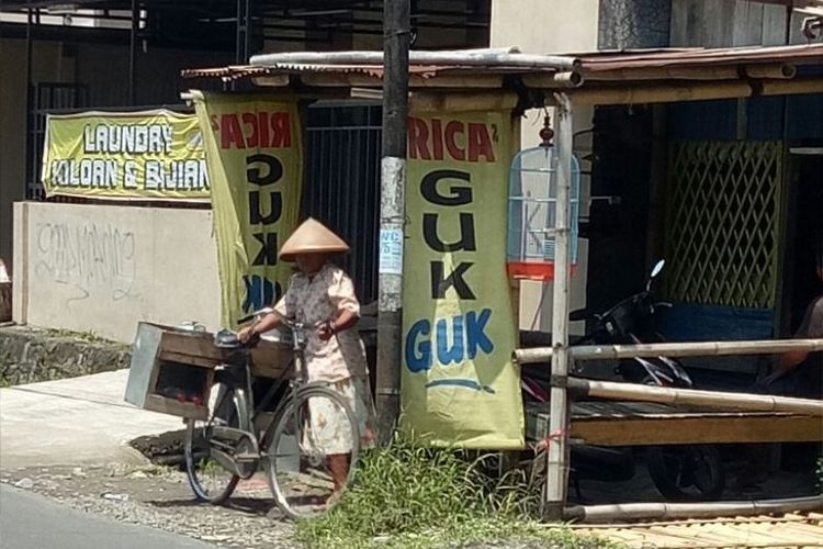 Salah satu warung yang menyediakan kuliner berbahan dasar daging anjing di kota Solo, Jawa Tengah.