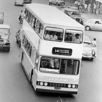 Bus tingkat Leyland