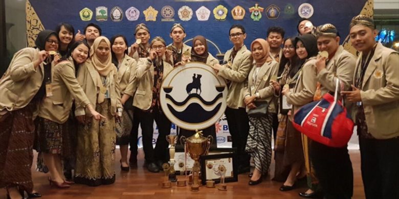 Tim Fakultas Hukum UGM  berhasil meraih juara umum ajang National Moot Court Competition (NMCC) XXII tahun 2019 di Universitas Jenderal Soedirman (Unsoed), Purwokerto, Jawa Tengah (15-18/2/2019)