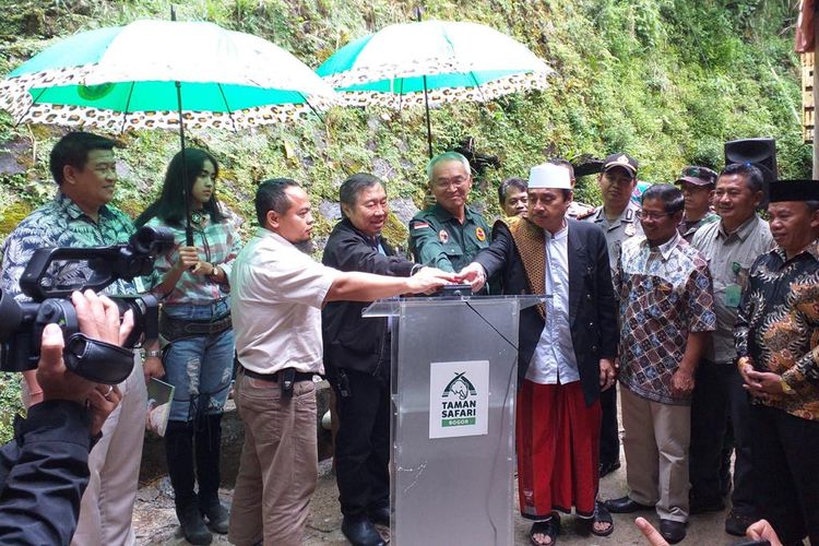 Taman Safari Indonesia resmikan Kandang Perkembangbiakan Elang Jawa, Sabtu (27/4/2019).