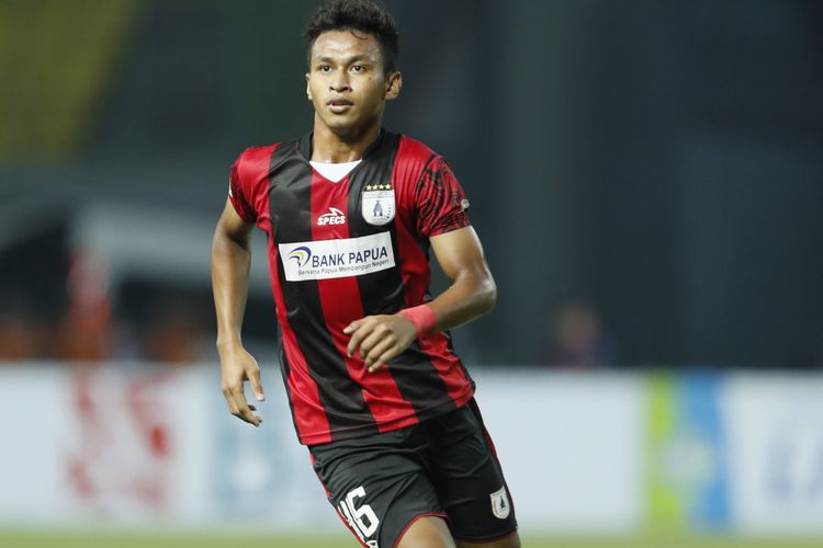 Pemain muda Persipura, Osvaldo Haay, pada laga Bhayangkara FC vs Persipura di Stadion Patrot Bekasi, Jawa Barat (9/9/2017). Bhayangkara menang 2-1.