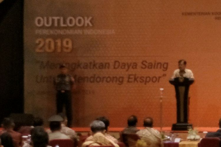 Wakil Presiden Jusuf Kalla memberikan sambutan dalam acara Diskusi Outlook Perekonomian Indonesia di Tahun 2019