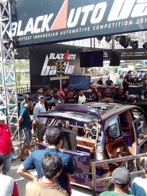 Modifikasi audio menjadi salah satu kontes yang digelar dalam gelaran Black Autobattle 2017 putaran kedua di Pekanbaru, Riau.