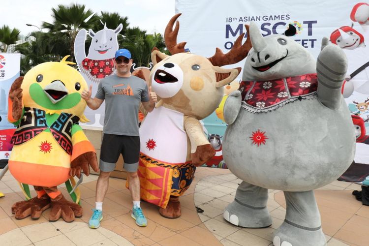 Sosialisasi Asian Games 2018 dilakukan melalui Mascot Asian Games 2018 on The Street saat car free day di kawasan Thamrin Jakarta beberapa waktu lalu.