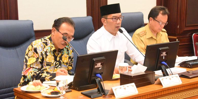 Gubernur Jawa Barat Ridwan Kamil memimpin Rapat Pimpinan bersama OPD Pemerintah Daerah Provinsi (Pemdaprov) di Gedung Sate, Kota Bandung, Senin (12/8/19).Gubernur Jawa Barat Ridwan Kamil memimpin Rapat Pimpinan bersama OPD Pemerintah Daerah Provinsi (Pemdaprov) di Gedung Sate, Kota Bandung, Senin (12/8/2019).