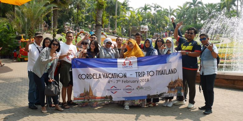 Peserta Cordela Vacation mengunjungi Nongnooch Village di Pattaya, Thailand, Senin (5/2/2018).