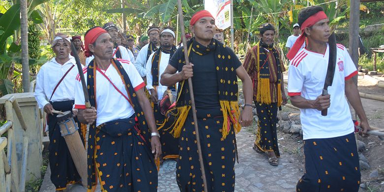 Tarian tradisional Khas Nagekeo pentas di Festival Pantai Enagera I Flores 