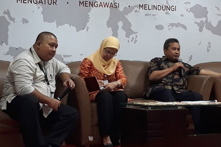 Media briefing penerbitan obligasi daerah oleh Kepala Eksekutif Pengawas Pasar Modal Otoritas Jasa Keuangan (OJK) Hoesen di Jakarta, Jumat (2/2/2018).