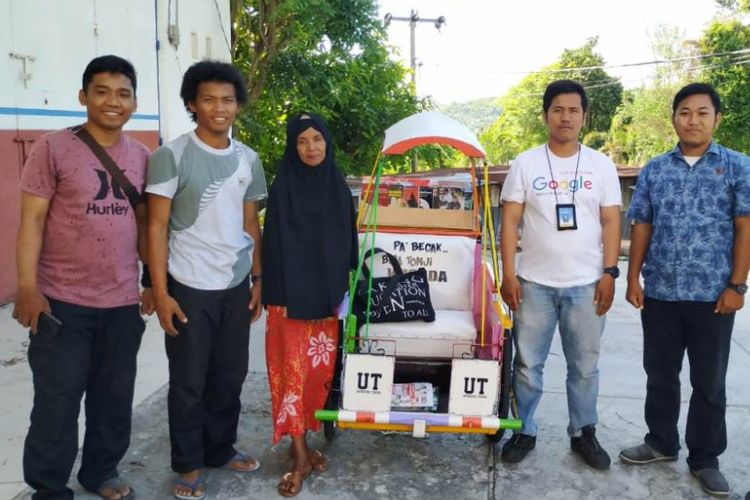 8 Tahun Mengayuh Becak Sambil Bertopeng, Mengantar Hamzah jadi Sarjana dengan Prestasi Membanggakan