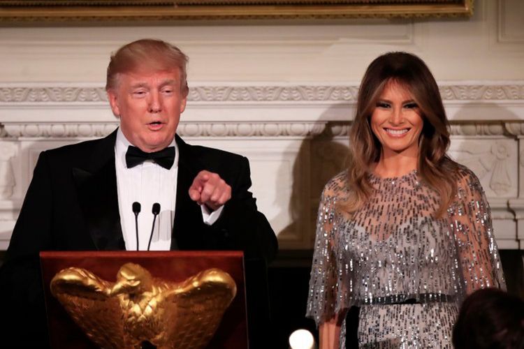 Presiden Donald Trump didampingi Melania di Gedung Putih.  