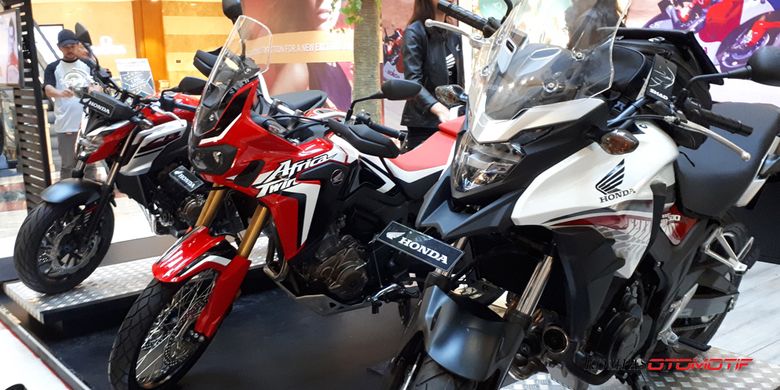 Pameran big bike Honda oleh Wahana Makmur Sejati (WMS) di Pondok Indah Mall 2