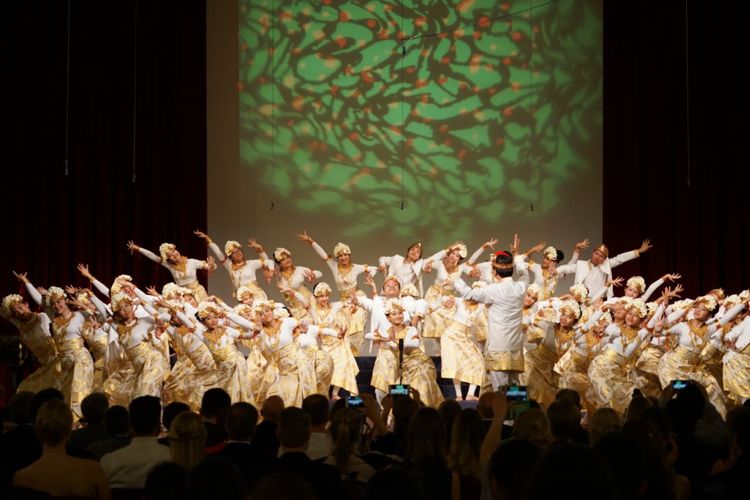 The Resonanz Children?s Choir (TRCC) pimpinan Avip Priatna dinobatkan sebagai pemenang European Grand Prix for Choral Singing (EGP). Acara tersebut berlangsung  di Maribor, Slovenia pada tanggal 21 April 2018. Foto: theresonanzchildrenschoir.com. 