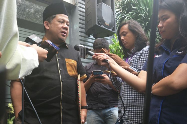 Wakil Ketua DPR RI Fahri Hamzah kembali menyambangi gedung Ditreskrimsus Polda Metro Jaya, Rabu (21/3/2018). 