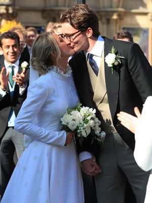 Penyanyi Ellie Goulding bersama kekasihnya Caspar Jopling saag menyelenggarakan pernikahan di North Yorkshire, Inggris, 31 Agustus 2019.