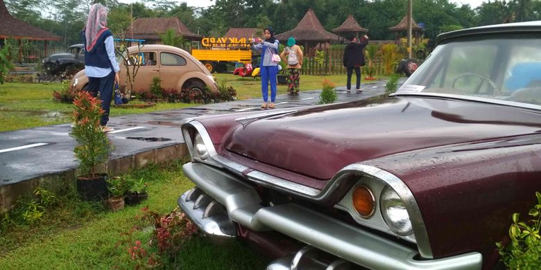 Junkyard Auto Park, di Desa Wanurejo, Kecamatan Borobudur, Kabupaten Magelang, Jawa Tengah, Sabtu (7/4/2018). 