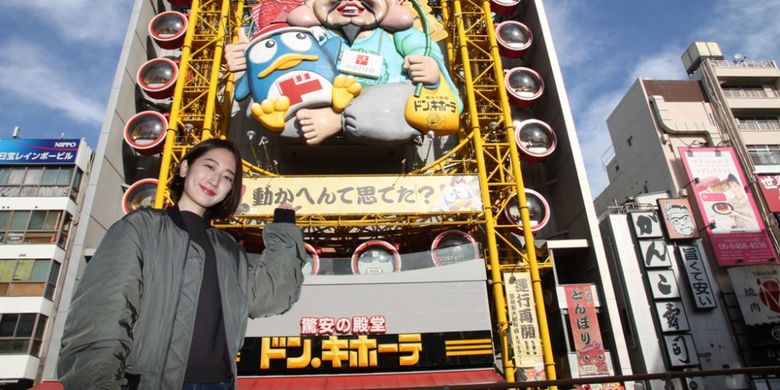 Bianglala raksasa bernama ?Ebisu Tower? yang ada di Don Quijote cabang Dotonbori, Osaka, Jepang 