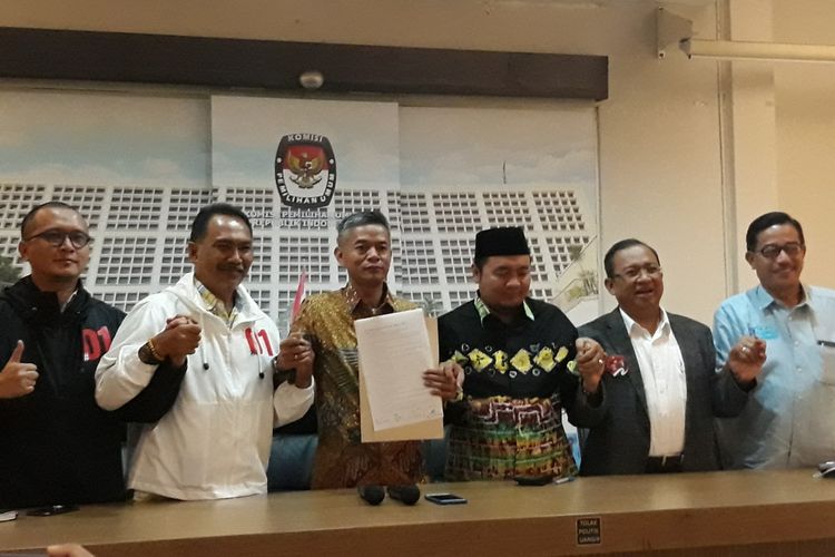 Perwakilan KPU, TKN 01 dan BPN 02 usai rapat persiapan debat kelima pilpres, Selasa (2/4/2019).