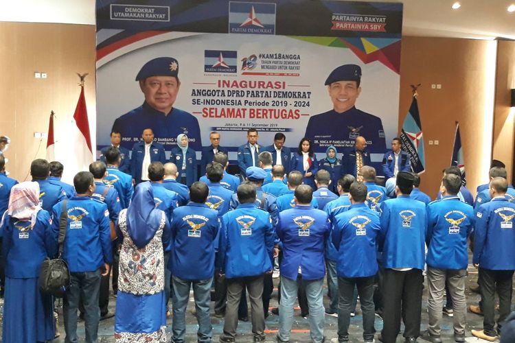 Inagurasi pelepasan anggota legislatif terpilih DPRD Kabupaten/Kota dan Provinsi Partai Demokrat masa jabatan 2019-2024 di DPP Demokrat, Jakarta Pusat, Senin (9/9/2019).