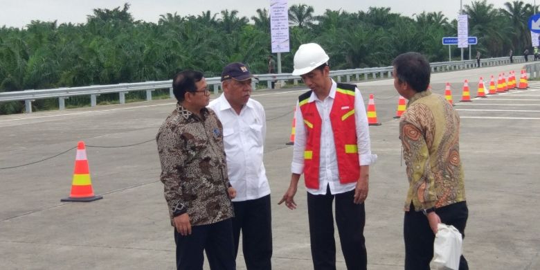Presiden Joko Widodo telah meresmikan Tol Medan-Kualanamu-Tebing Tinggi ruas Kualanamu-Sei Rampah dan Medan-Binjai Seksi Helvetia-Semayang-Binjai, Sumatera Utara, Jumat (13/10/2018)