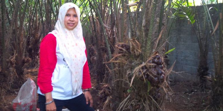 Laili Musyarofah (37) pemilik Warung Kebun Salak dengan koleksi sekitar 1.000 pohon salak di Jl Srikandi, Grogol, Salatiga, Jawa Tengah.