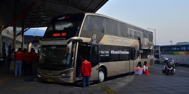 Bus trans Jawa pertama tengah menunggu penumpang di Terminal Pulogebang, Jakarta Timur, Kamis (!4/2/2019) pagi.