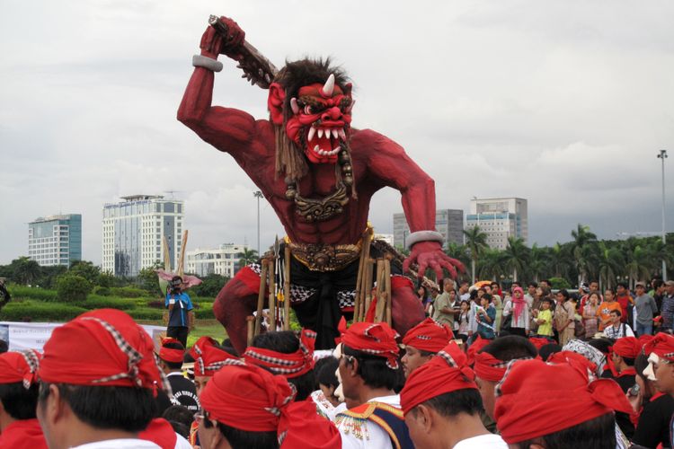 Perayaan menjelang Nyepi masyarakat Bali pemeluk Hindu, pada Tahun Saka 1932, tanggal 15 Maret 2010, di Monas, Jakarta Pusat.