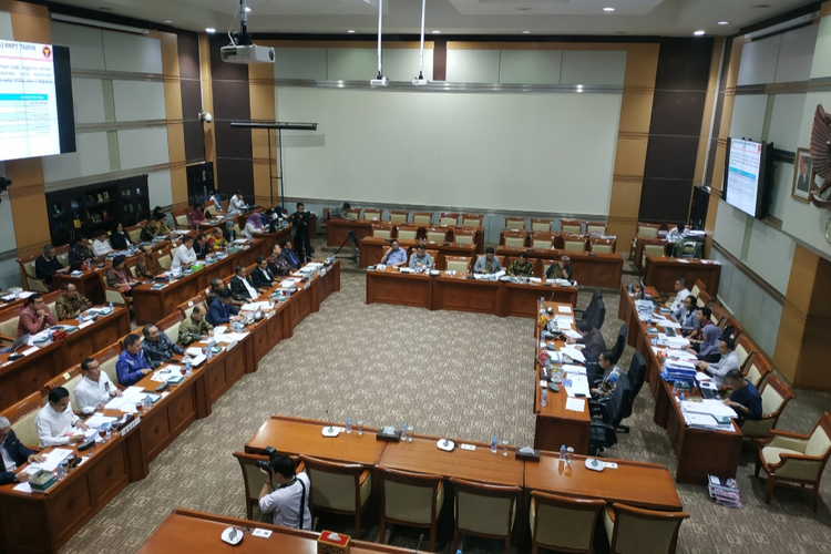 Komisi III DPR RI menggelar rapat gabungan dengan mitra kerja diantaranya Komnas HAM, KPK, LPSK, BNN dan BNPT, di Kompleks Parlemen, Senayan, Jakarta, Senin (2/9/2019).
