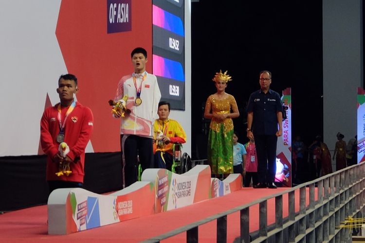 Atlet para renang, Aris menyumbangkan medali perak buat tim Indonesia di Asian Para Games, Snein (8/10/2018)