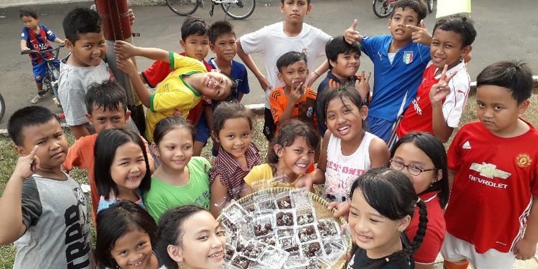 Cooking class menjadi salah satu kegiatan dari kampanye No Gadget Campaign yang digerakkan di perumahan Griya Rajawali Bintaro 1, Ciputat, Tangerang Selatan. 