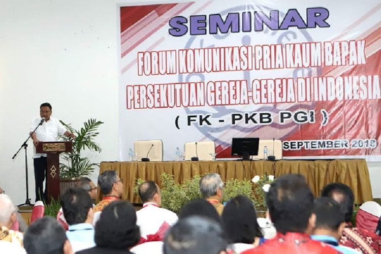 Gubernur Sulawesi Utara Olly Dondokambey menjadi pemateri pada seminar Forum Komunikasi Pria Kaum Bapa Persekutuan Gereja-Gereja Di Indonesia (FK-PKB PGI) di Minahasa Utara, Jumat (28/9/2018).