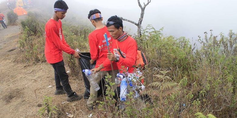 Inilah Sampah Terbanyak yang Dihasilkan Pendaki Gunung di 