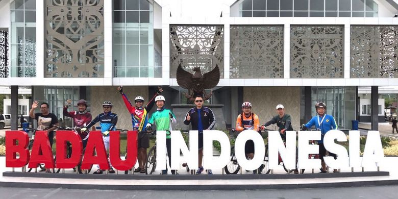 Pos Lintas Batas Negara (PLBN) BADAU di Kabupaten Kapuas Hulu, Kalimantan Barat yang akan menjadi titik awal peserta gowes Bersepeda di Jantung Borneo pada 28 Oktober 2017.