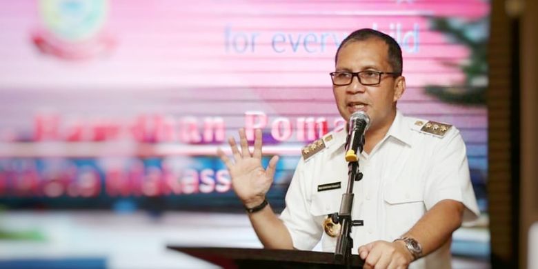 Mohammad Ramdhan Danny Pomanto berpidato sewaktu menjadi  Wali Kota Makassar