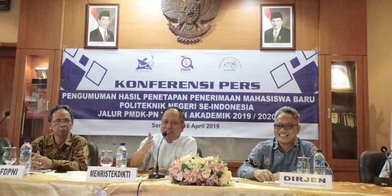 menristekdikti pada Konferensi Pers Pengumuman Hasil PMDK-PN 2019 di Politeknik Negeri Semarang (16/4/2019).