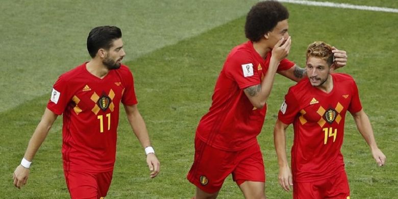 Dries Mertens merayakan gol timnas Belgia ke gawang Panama bersama Yannick-Ferreira Carrasco dan Axel Witsel pada pertandingan Piala Dunia 2018 di Sochi, 18 Juni 2018. 