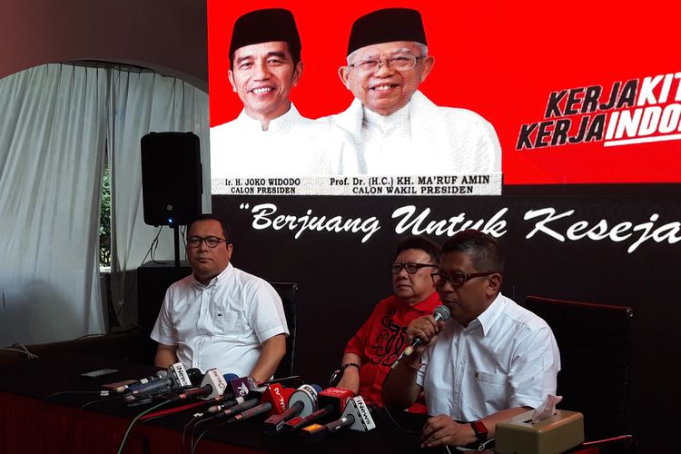 Konferensi pers Sekretaris Tim Kampanye Nasional Jokowi-Maruf, Hasto Kristiyanto di Kebagusan, Jakarta Selatan, Rabu (17/4/2019).