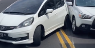Viral Aksi Land Rover Dorong Paksa Mobil Lawan Arah di Denpasar