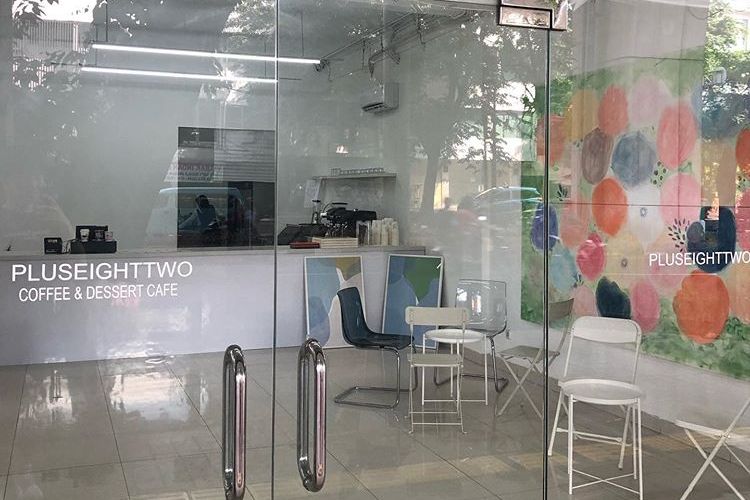 Plus Eight Two Cafe merupakan kafe milik salah satu penyanyi grup K-Pop BTOB, Seo Eunkwang, yang membuka cabangnya di Jakarta.