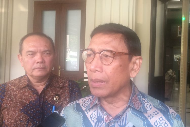 Menteri Koordinator Bidang Politik, Hukum, dan Keamanan Wiranto saat ditemui di Kantor Kemenko Polhukam, Jakarta, Jumat (20/7/2018). 