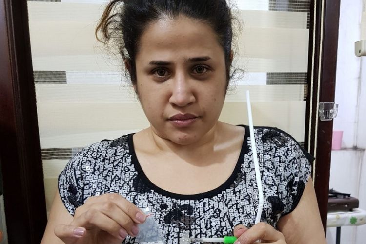 Direktorat Narkoba Polda Metro Jaya menangkap putri pedangdut Elvi Sukaesih, Dhawiya Saida terkait kasus penyalahgunaan narkoba.