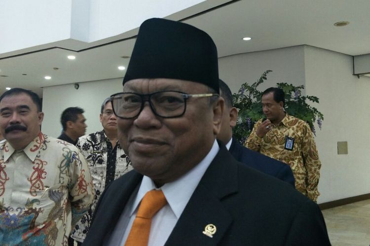 Ketua Umum Partai Hanura Oesman Sapta Odang (OSO) di kompleks parlemen, Jumat (18/1/2019). 
