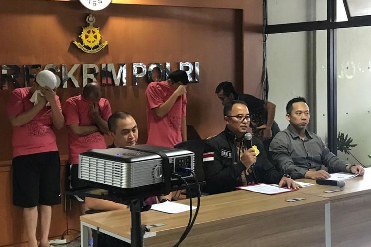 Kasubdit I Tindak Pidana Siber Bareskrim Polri Kombes (Pol) Dani Kustoni saat konferensi pers di Bareskrim Polri, Cideng, Jakarta Pusat, Jumat (14/12/2018).